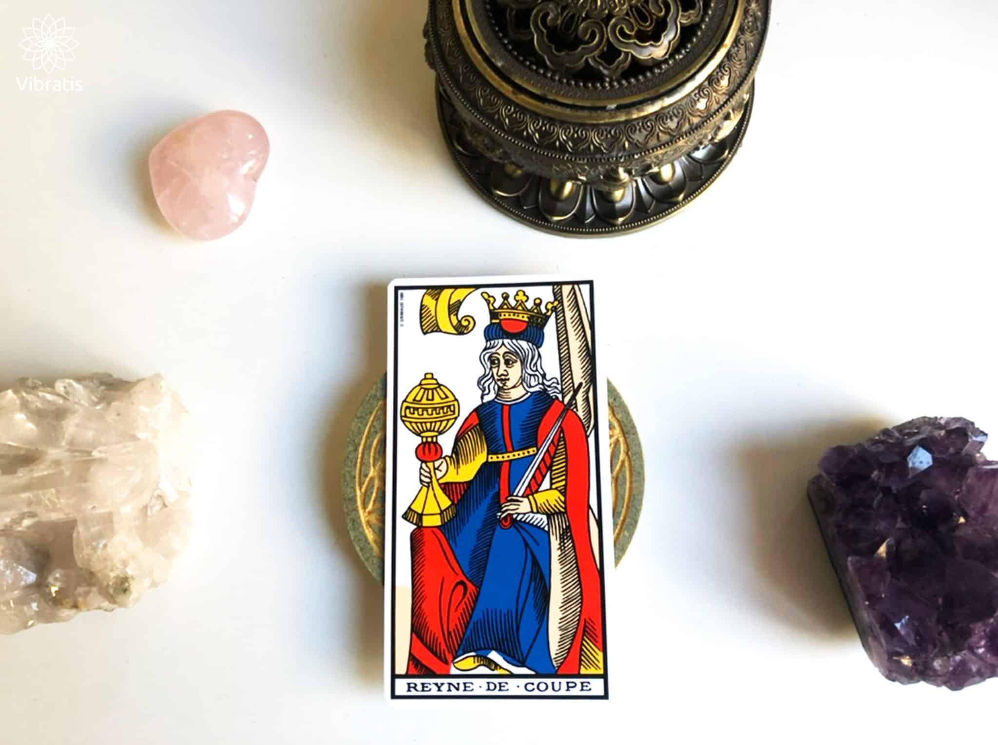 Significations de la Reine de Coupe dans le Tarot de Marseille